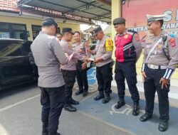 Kapolsek Kuta Utara Berikan Reward Kepada Personil yang Melaksanakan Tugas dengan Baik