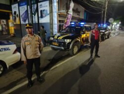 Ciptakan Situasi Kondusif Kapolsek Kuta Utara Pimpin Patroli Malam Minggu