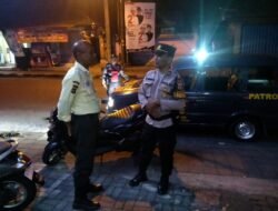 Samapta Polsek Abiansemal Giatkan Blue Light Patrol, Sambangi Obvit Bank BRI