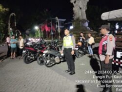 Kapolsek Denpasar Barat Pimpin Patroli Gabungan Atensi Malam Minggu Sasar Tempat Keramaian