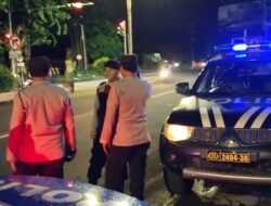 Jaga Kamtibmas Jelang Tahun Baru 2025 Polsek Denpasar Barat Gelar Patroli di Lapangan Puputan Badung